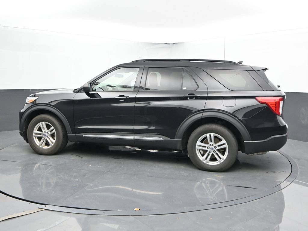 Used 2020 Ford Explorer XLT w/ Equipment Group 202A AWD/4WD image 8