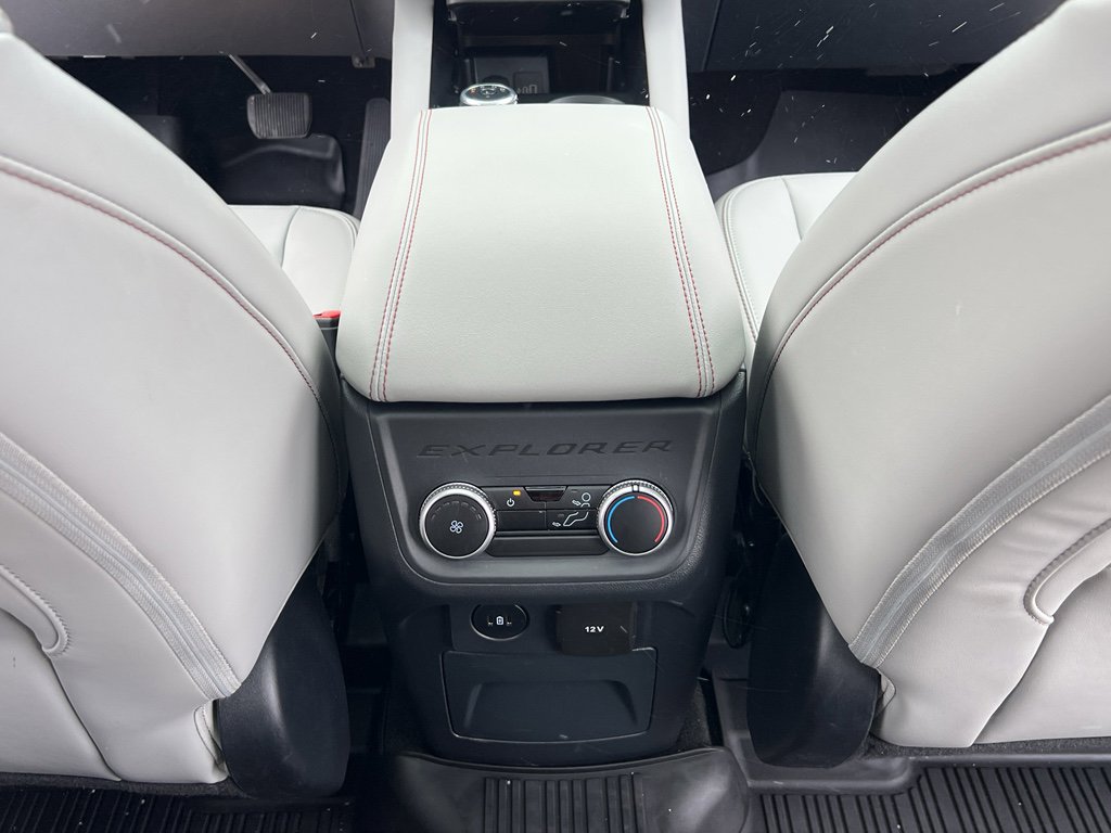 Certified 2025 Ford Explorer Active w/ Active Comfort Package image 39