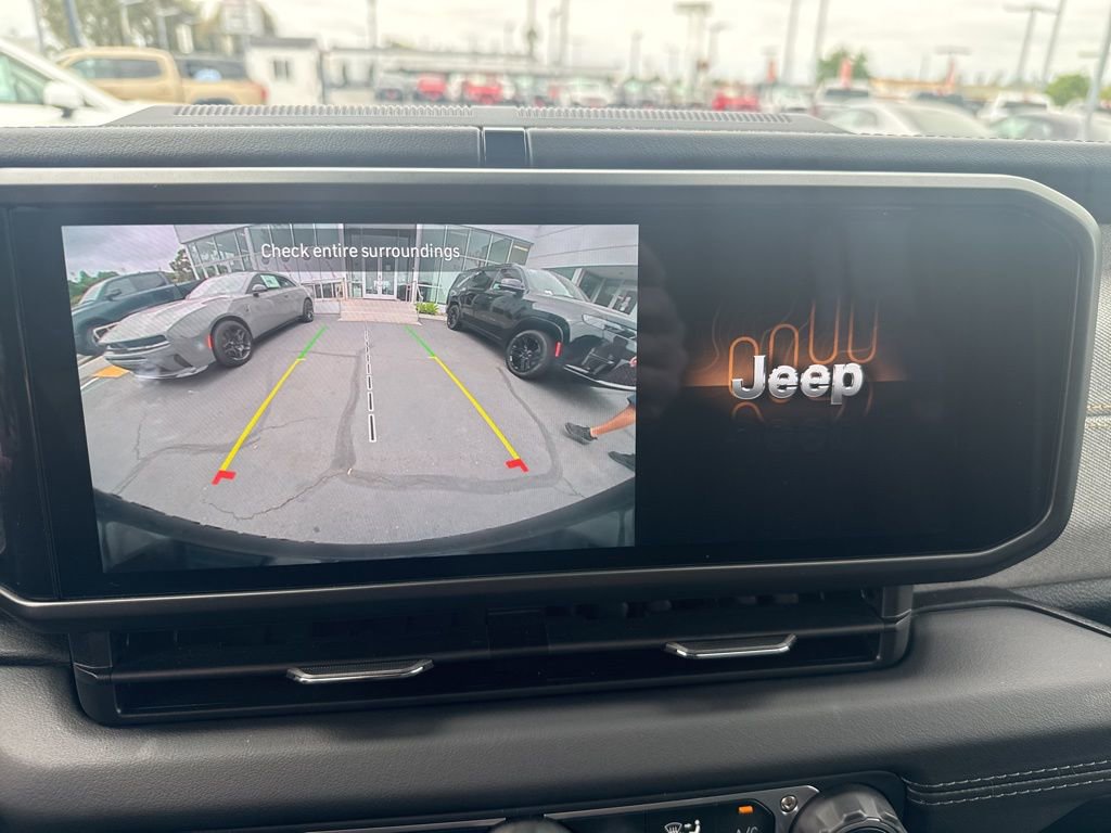 Certified 2025 Jeep Wrangler Unlimited Sahara w/ Safety Group AWD/4WD image 21