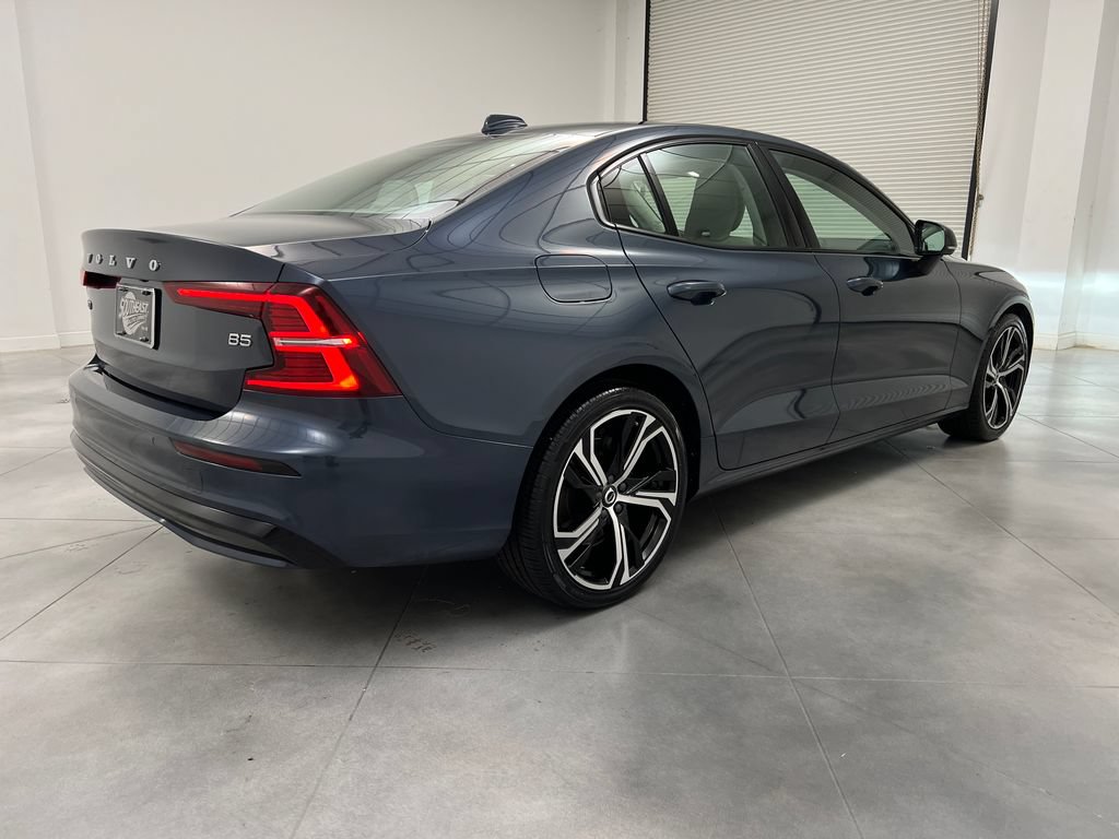 Used 2024 Volvo S60 B5 Core FWD image 9