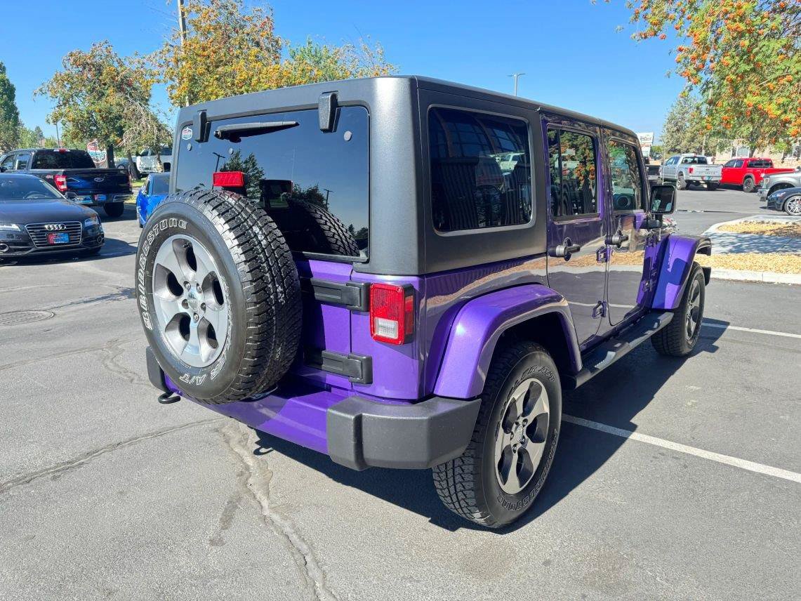 Used 2018 Jeep Wrangler Unlimited Sahara w/ Dual Top Group AWD/4WD image 5