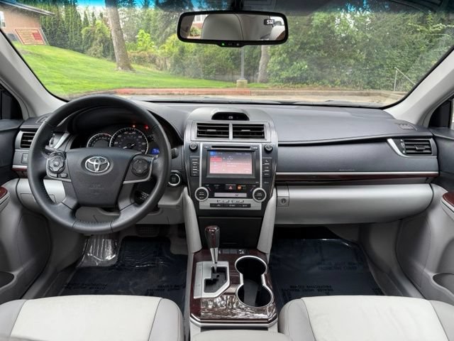 Used 2013 Toyota Camry XLE FWD image 11