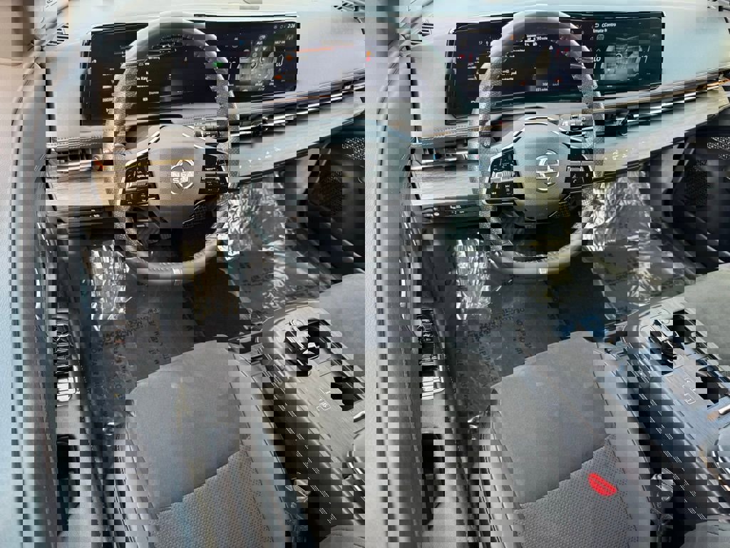 Used 2023 Nissan Ariya FWD image 25