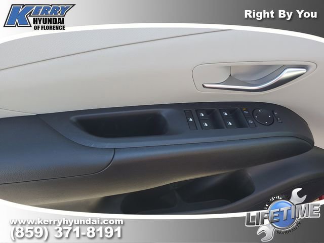 New 2026 Hyundai Tucson Blue SE image 19