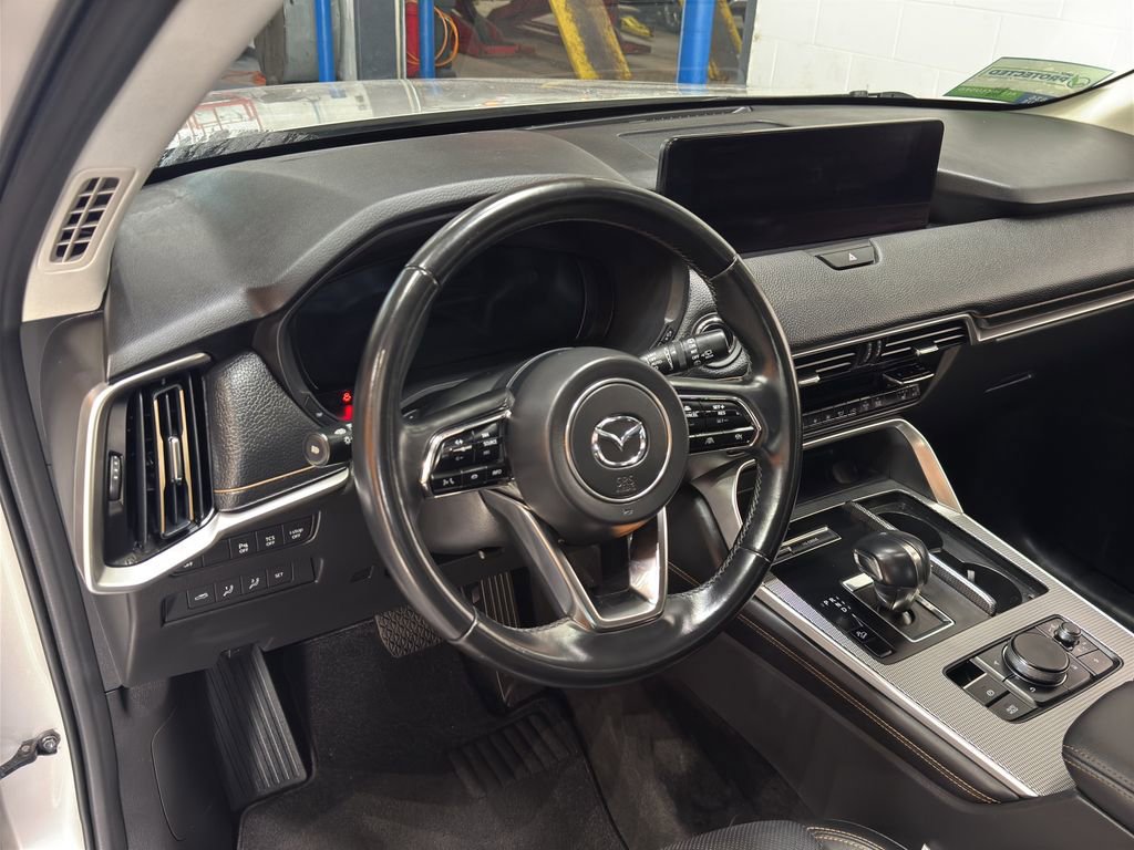 Used 2025 MAZDA CX-90 3.3 Turbo w/ Premium Sport Pkg image 18