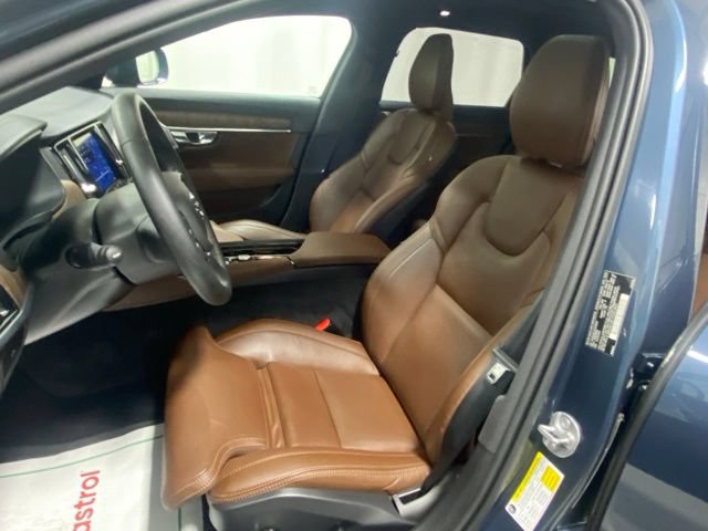 Used 2025 Volvo V90 B6 Cross Country Ultra AWD/4WD image 11