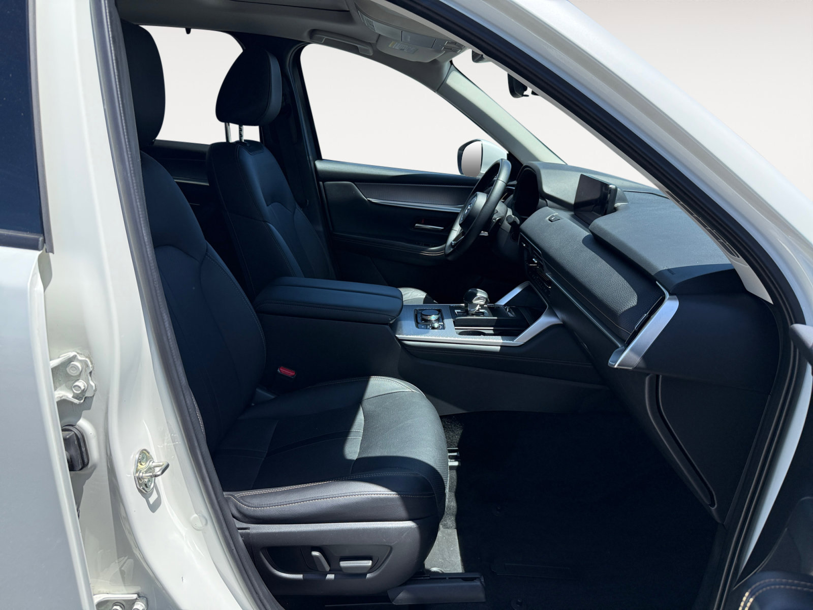 Certified 2024 MAZDA CX-90 Plug-In Hybrid w/ Preferred AWD/4WD image 19
