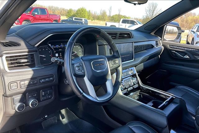 Used 2021 GMC Yukon XL Denali w/ Denali Ultimate Package image 17