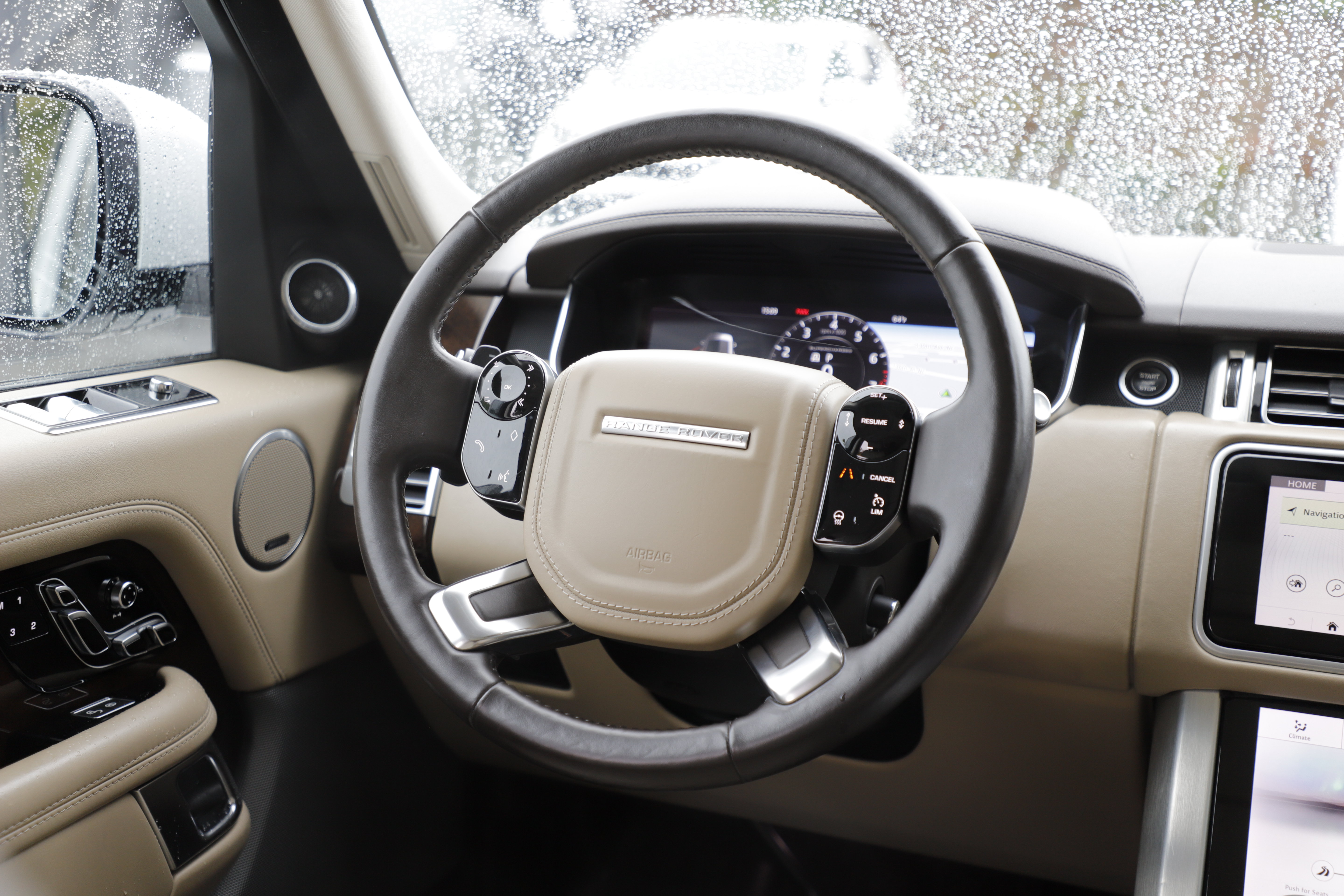 Used 2018 Land Rover Range Rover Supercharged AWD/4WD image 19