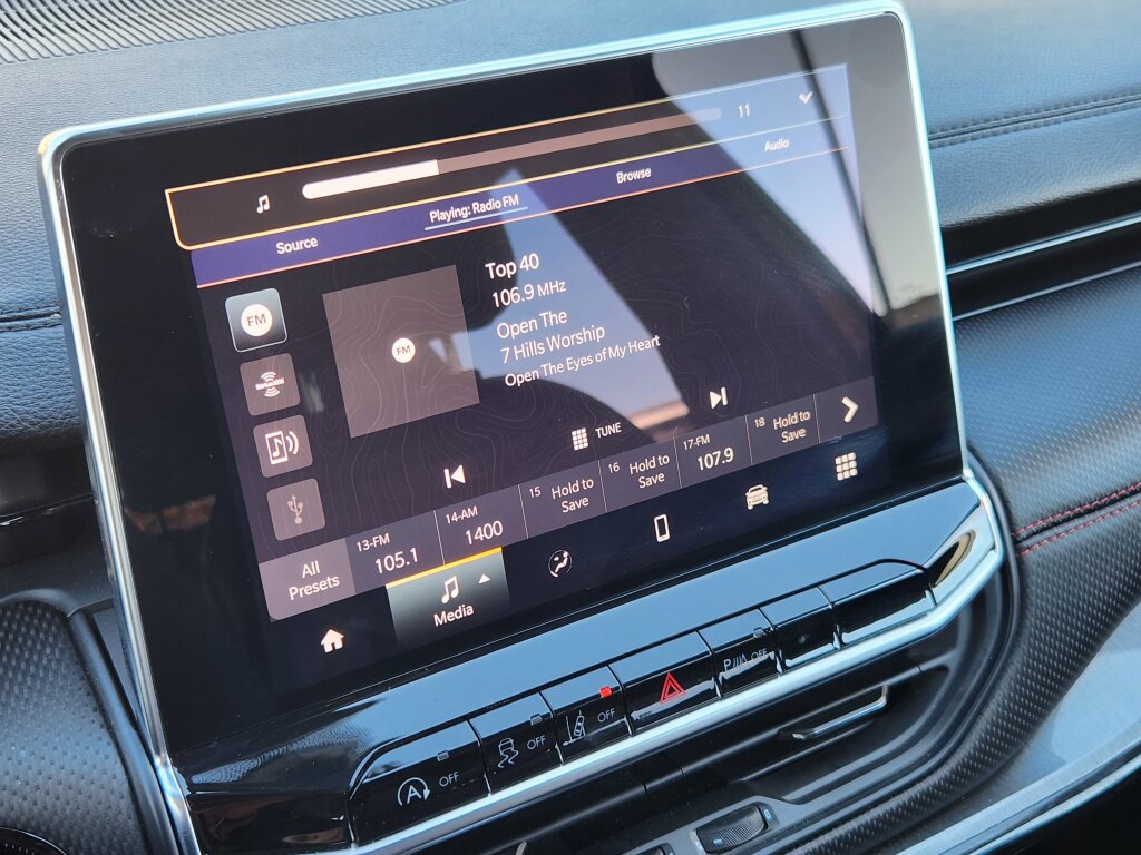 Used 2023 Jeep Compass Trailhawk image 20