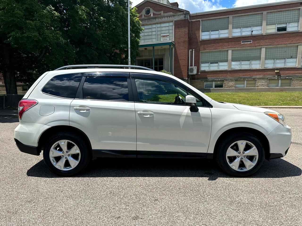 Used 2014 Subaru Forester 2.5i Premium w/ Popular Package #2 image 11
