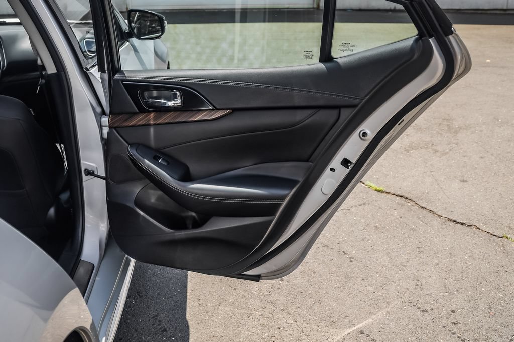 Used 2018 Nissan Maxima Platinum FWD image 17