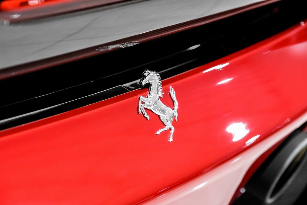 Used 2022 Ferrari SF90 Spider image 43