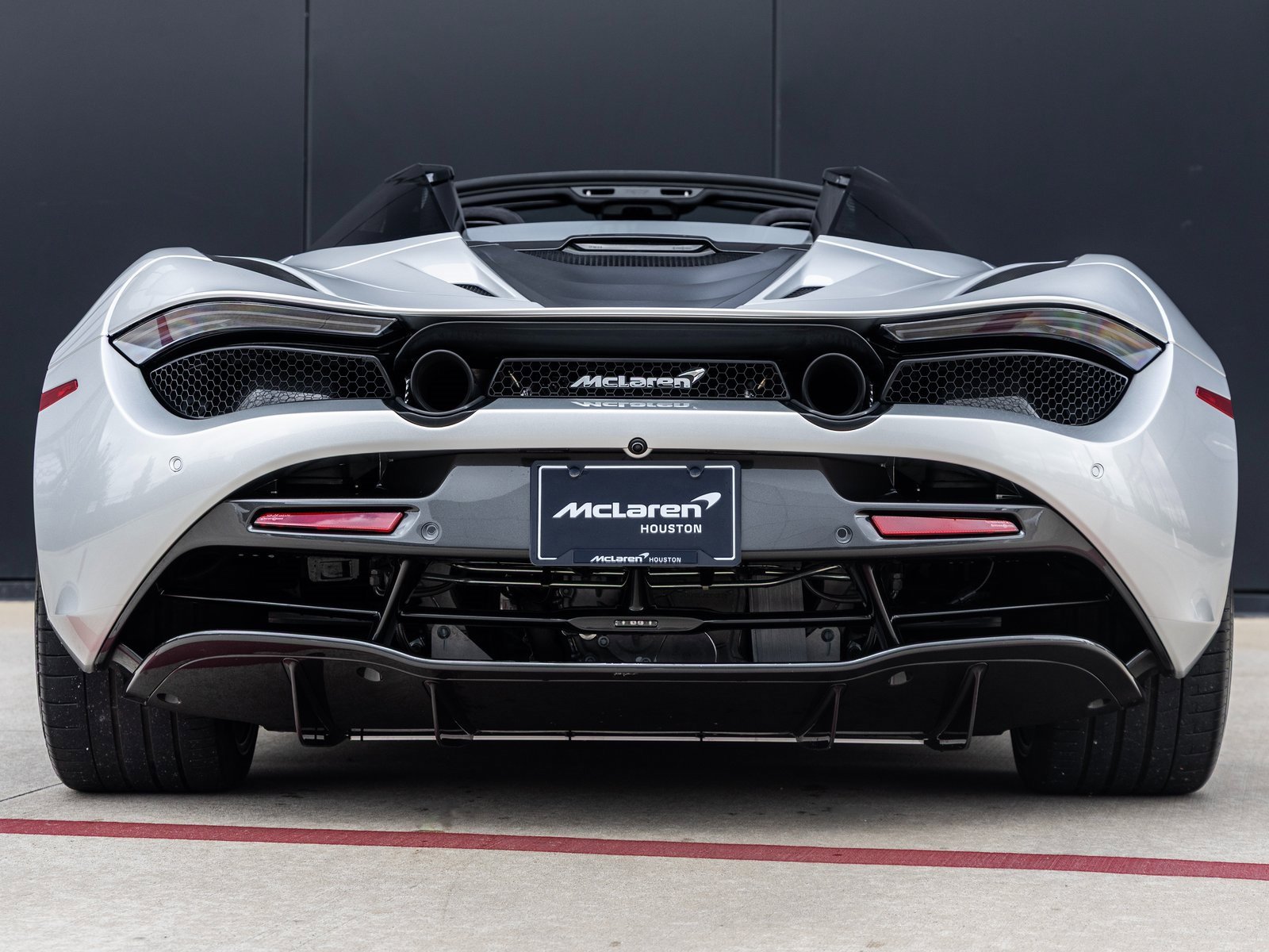 Used 2020 McLaren 720S Spider image 9