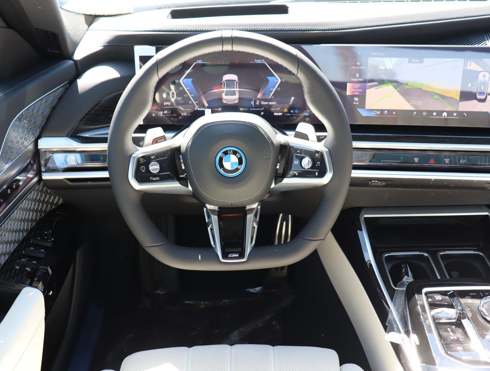 New 2026 BMW 750e xDrive w/ Executive Package image 11
