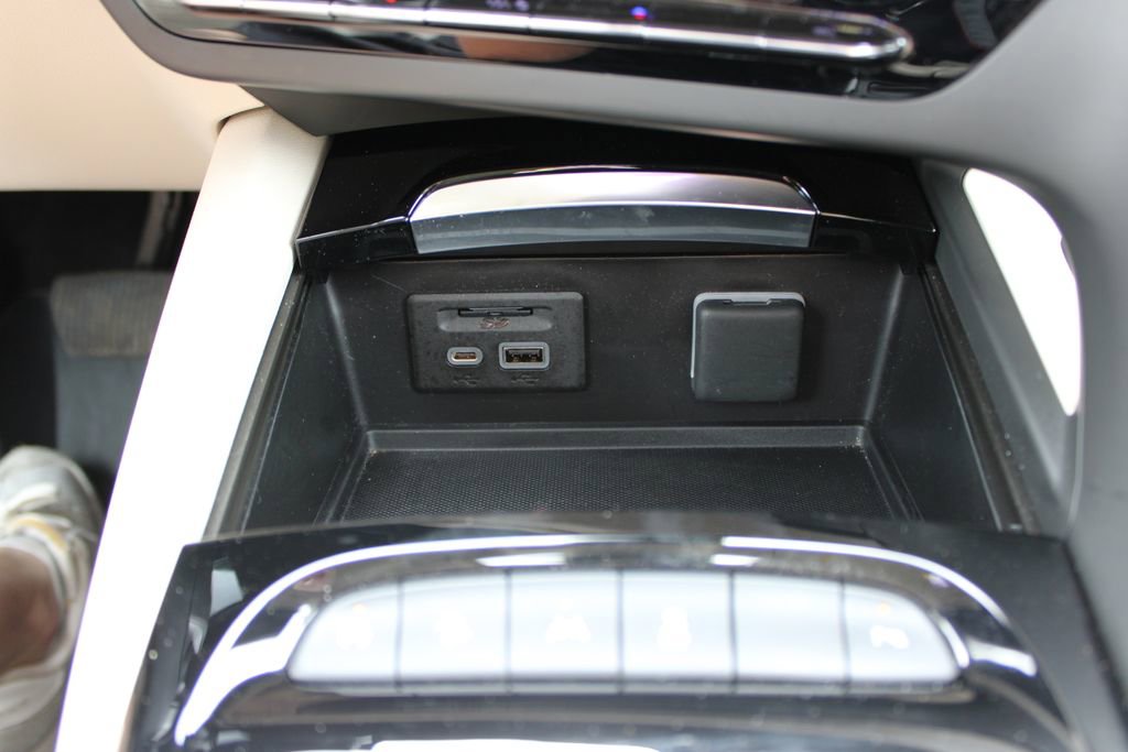 Used 2023 Buick Envision Essence w/ Technology Package I AWD/4WD image 44