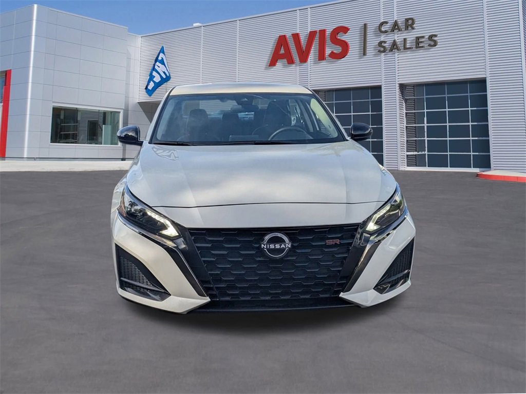 Used 2025 Nissan Altima 2.5 SR image 2