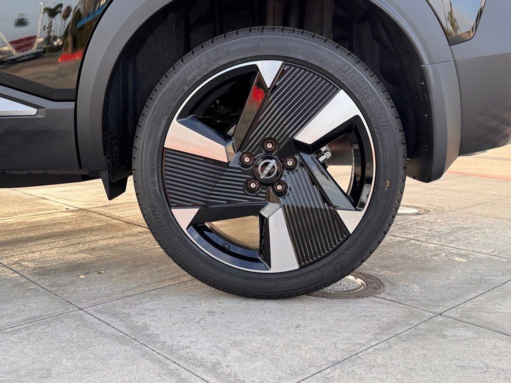 New 2026 Nissan Kicks SR FWD image 8