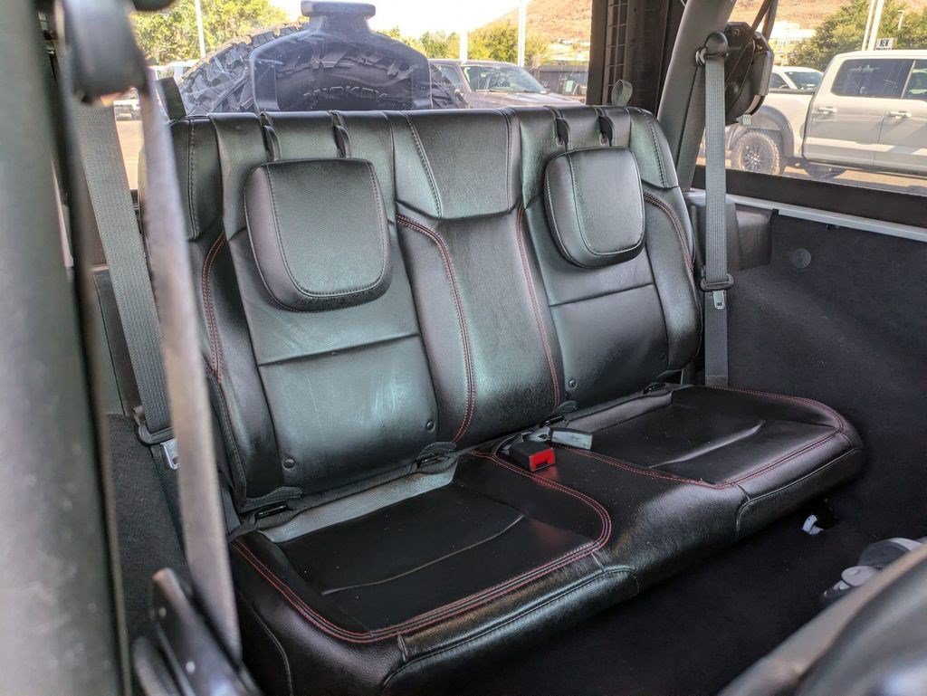Used 2021 Jeep Wrangler Rubicon AWD/4WD image 30