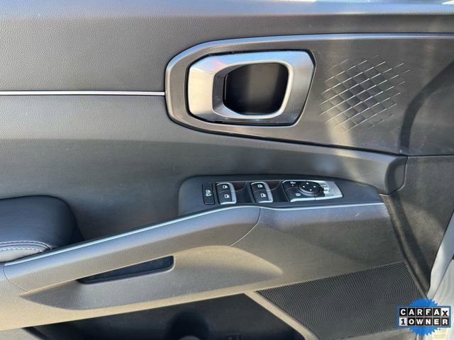Used 2024 Kia Sorento EX w/ Panoramic Sunroof Package image 8