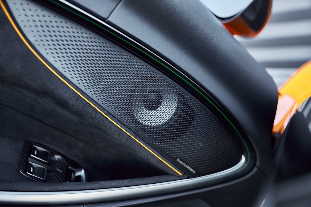 Used 2025 McLaren Artura Spider RWD image 42