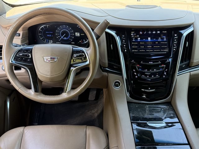 Used 2020 Cadillac Escalade Platinum RWD image 11