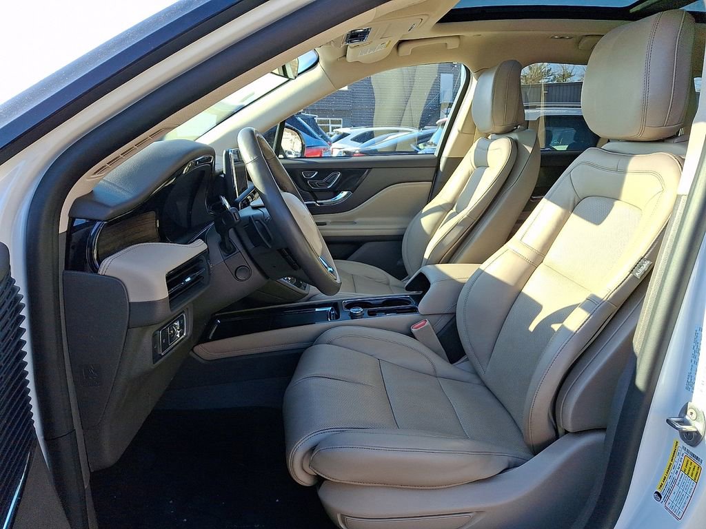 Used 2022 Lincoln Corsair Reserve w/ Equipment Group 201A image 14