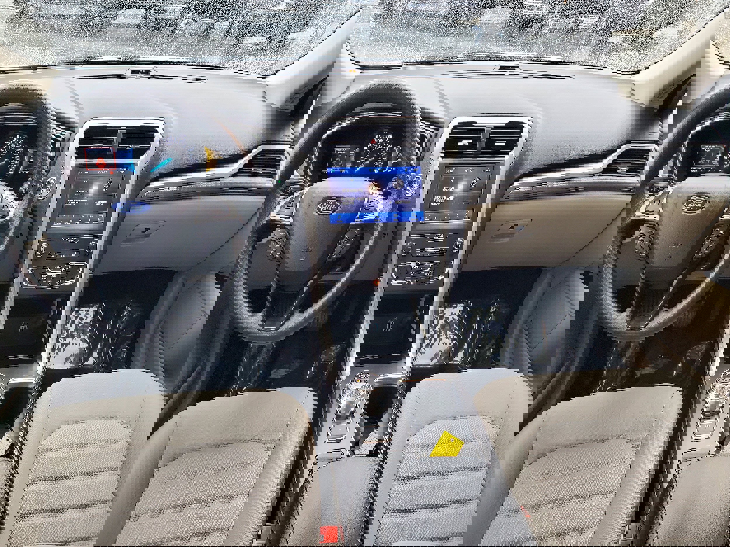 Used 2020 Ford Fusion SE image 29