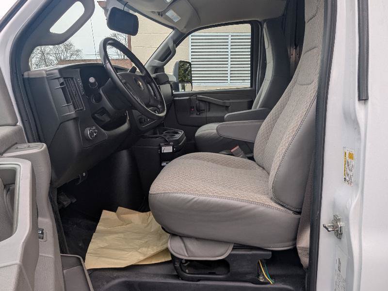 Used 2023 Chevrolet Express 4500 w/ Power Convenience Package RWD image 25