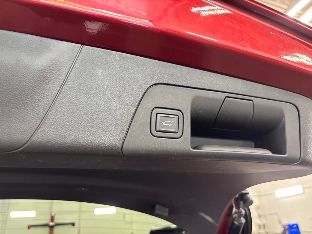 Used 2023 Buick Envision Essence AWD/4WD image 11