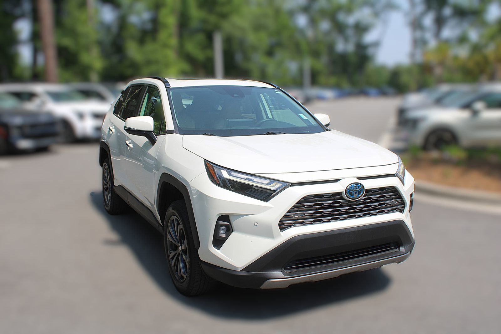 Used 2022 Toyota RAV4 Limited AWD/4WD image 16