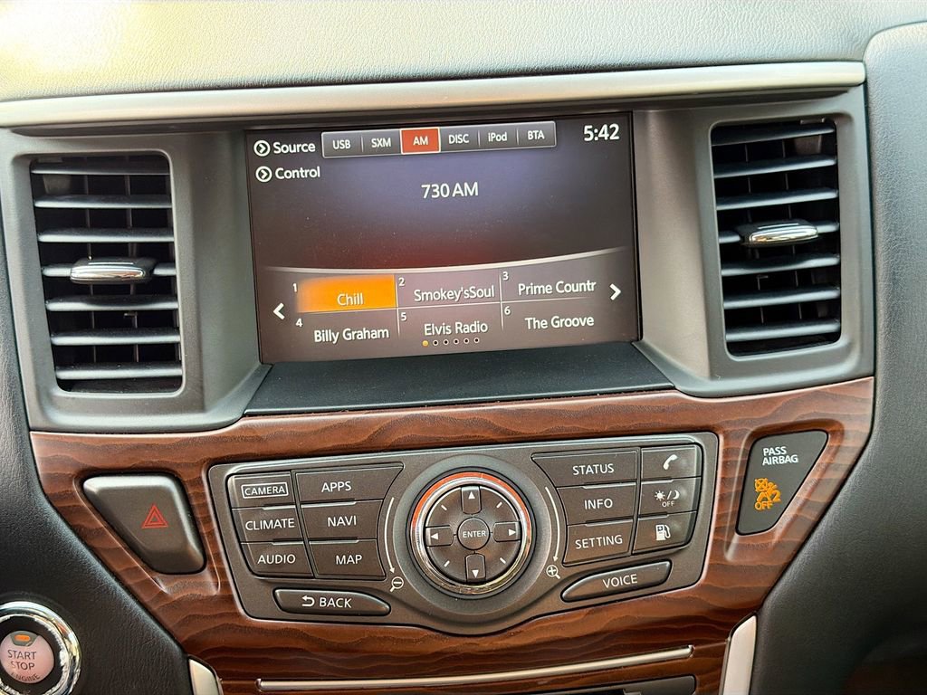 Used 2020 Nissan Pathfinder Platinum image 16