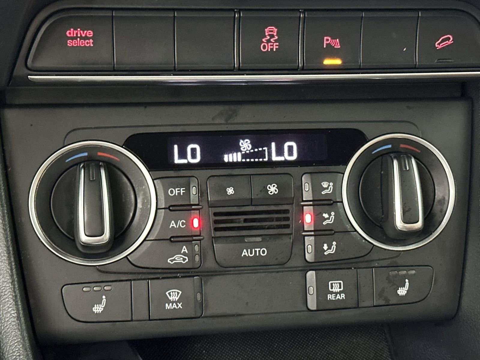 Used 2018 Audi Q3 2.0T Premium w/ Convenience Package image 23