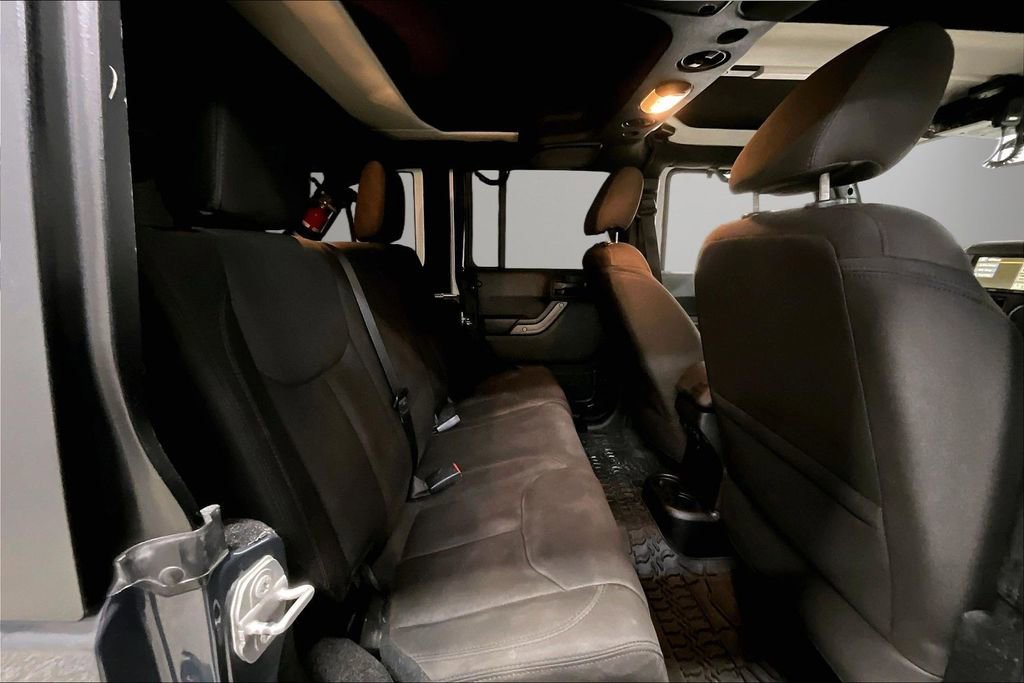 Used 2017 Jeep Wrangler Unlimited Willys image 23