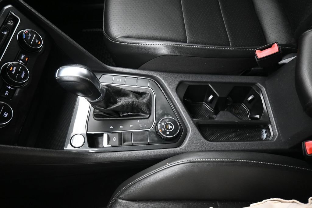 Used 2019 Volkswagen Tiguan SE AWD/4WD image 24