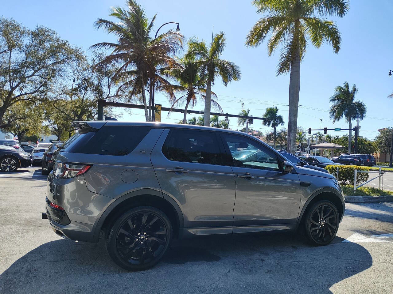 Used 2017 Land Rover Discovery Sport HSE image 9