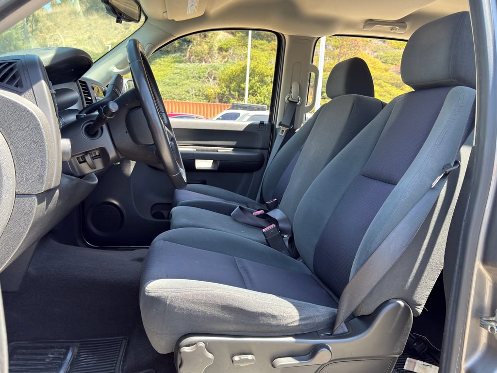Used 2009 Chevrolet Silverado 1500 LT w/ Regional Value Package RWD image 10
