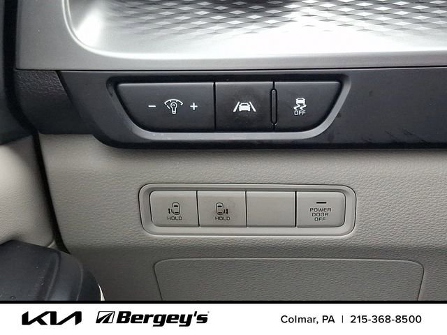 Used 2023 Kia Carnival LX image 26