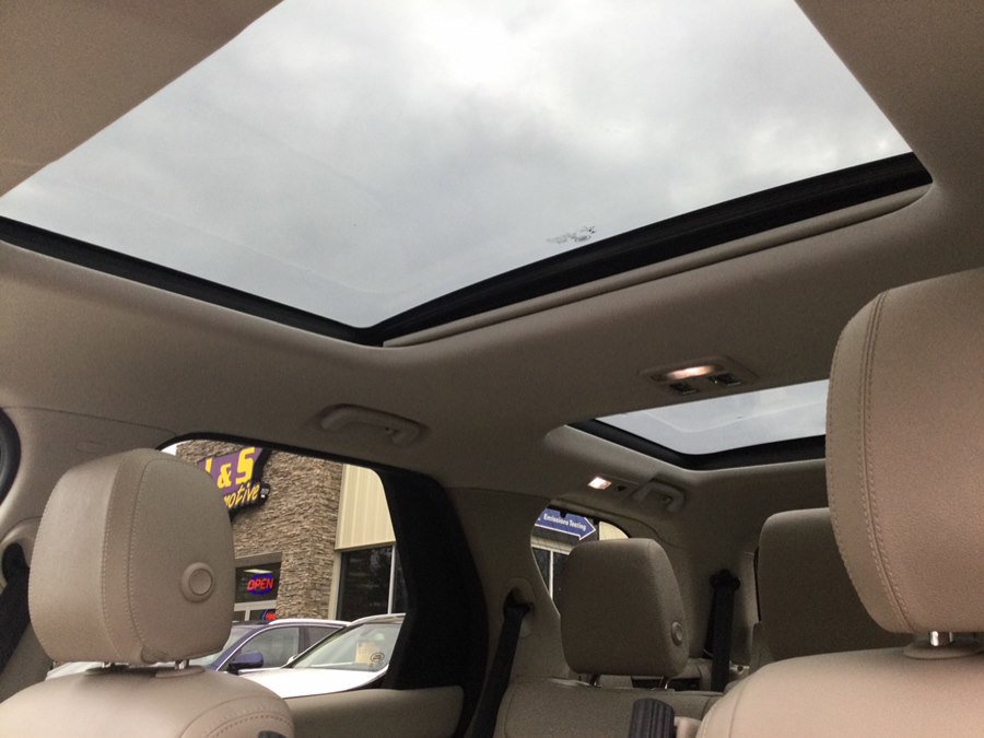 Used 2018 Land Rover Discovery SE image 36