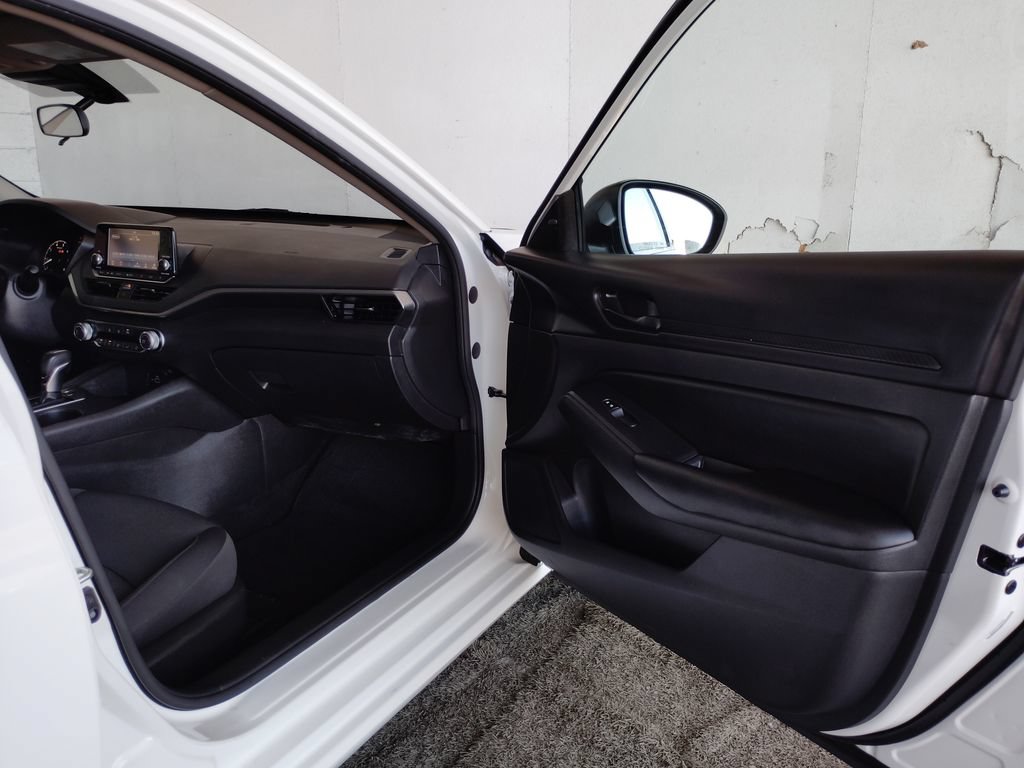 Used 2024 Nissan Altima 2.5 S FWD image 10