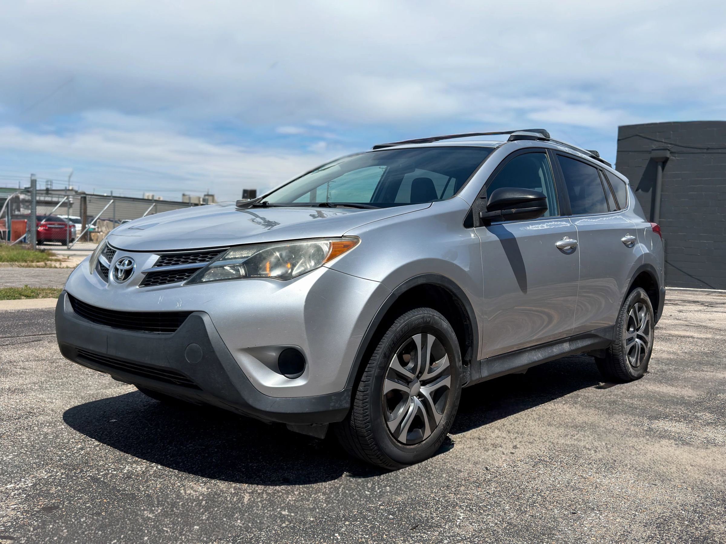 Used 2015 Toyota RAV4 LE AWD/4WD image 3