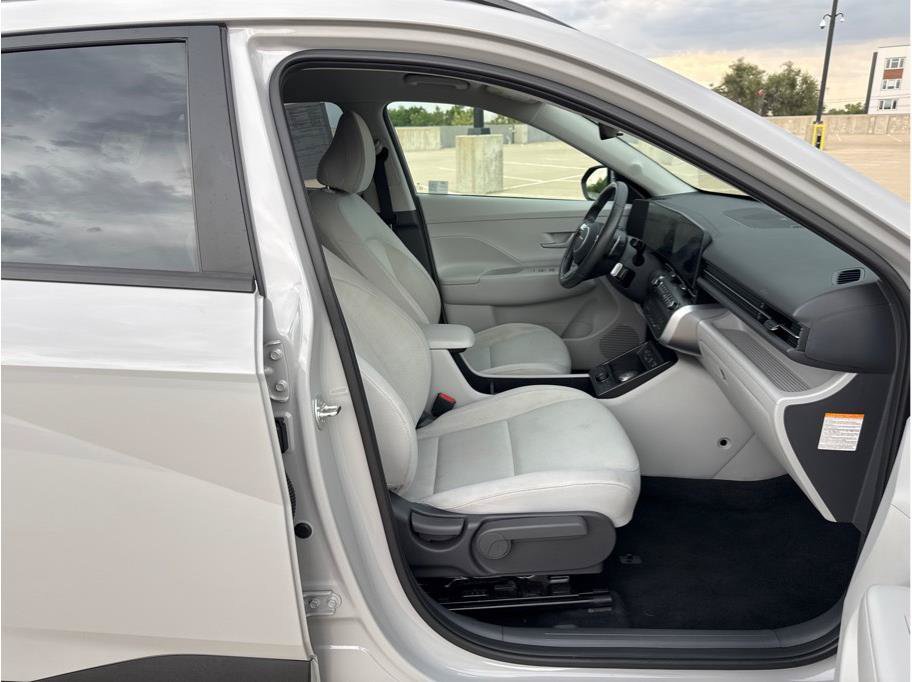 Used 2024 Hyundai Kona SEL FWD image 14