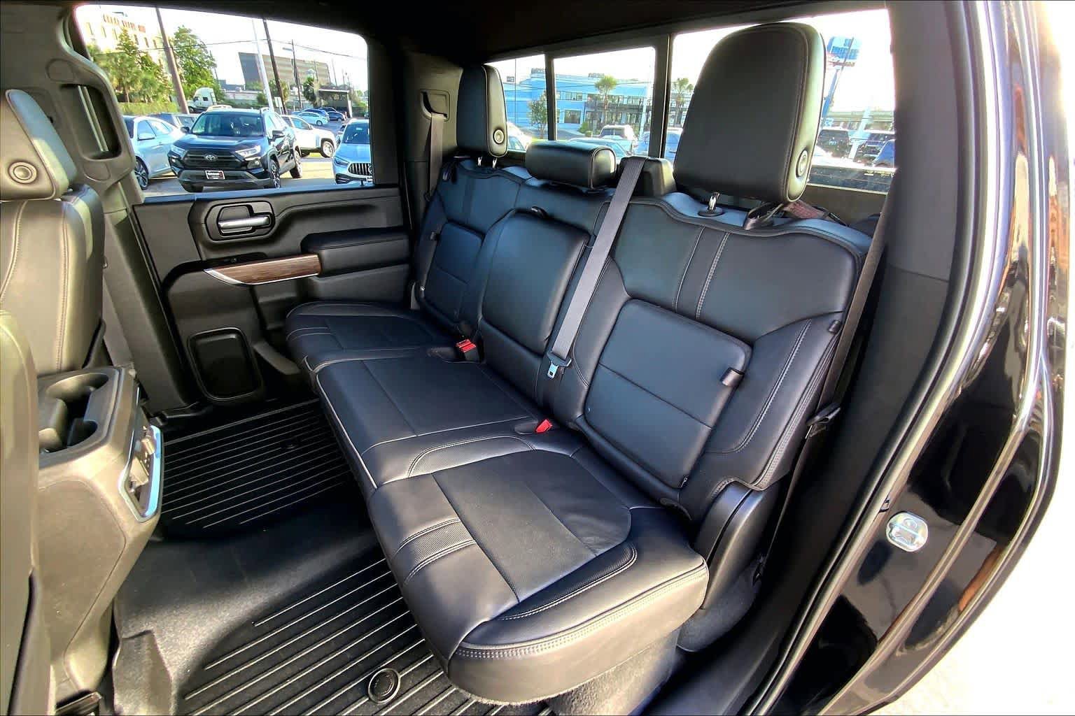 Used 2022 Chevrolet Silverado 3500 High Country w/ Technology Package AWD/4WD image 21