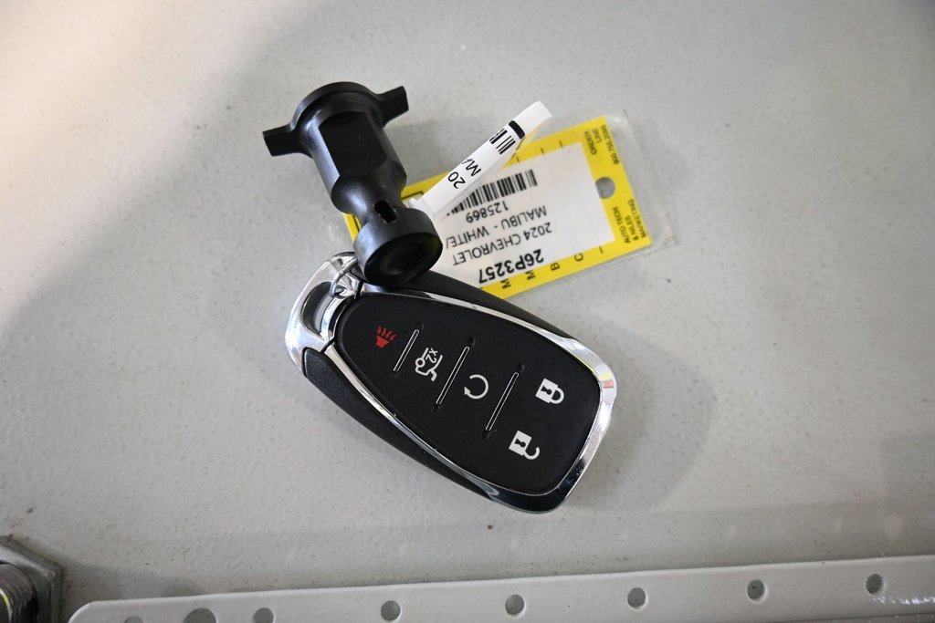 Used 2024 Chevrolet Malibu LT FWD image 22