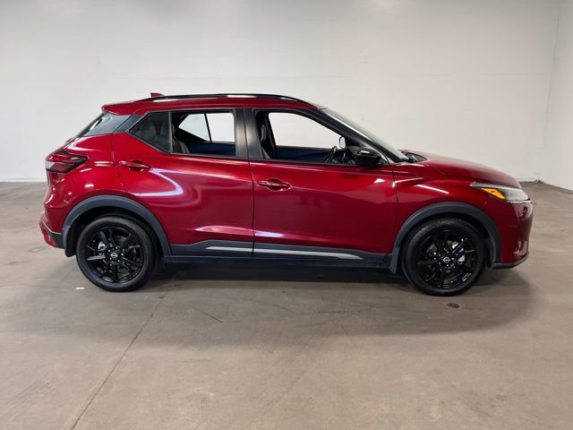 Used 2023 Nissan Kicks SR w/ SR Premium Package FWD image 2