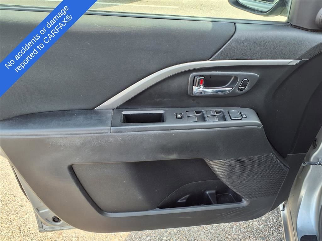 Used 2014 MAZDA MAZDA5 Sport FWD image 15