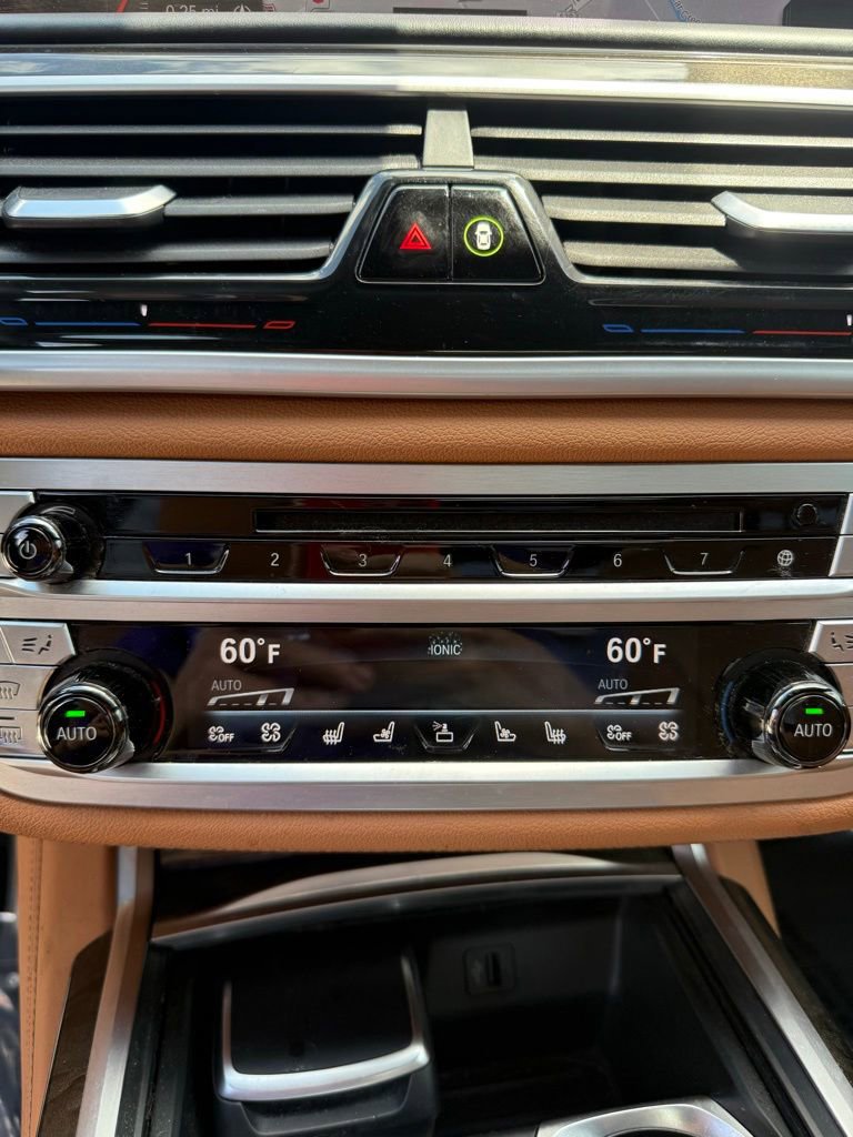 Used 2019 BMW 750i w/ Executive Package RWD image 17