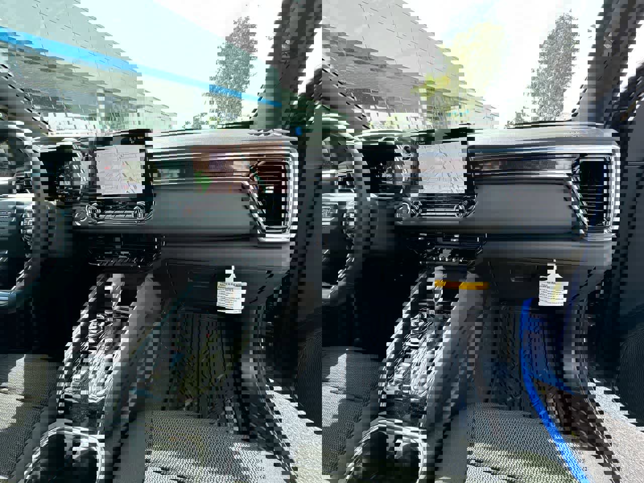 New 2025 GMC Canyon Elevation w/ Convenience Package image 29