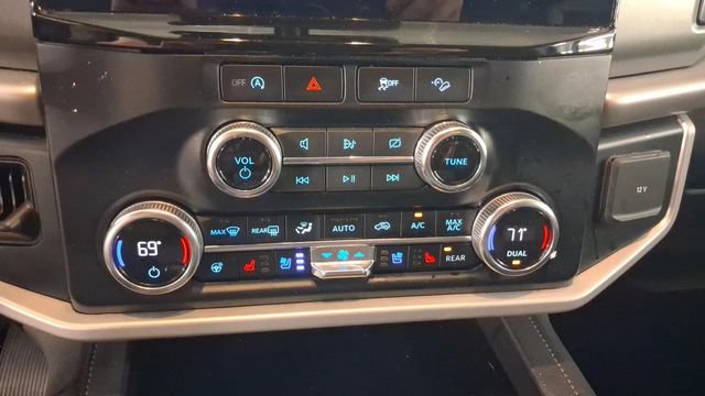 Used 2024 Ford Expedition XLT AWD/4WD image 33