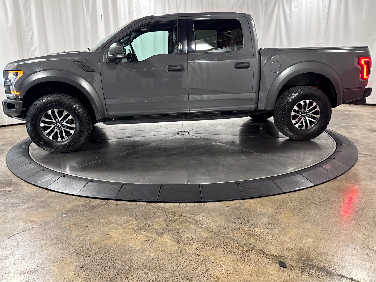 Used 2020 Ford F150 Raptor AWD/4WD image 8